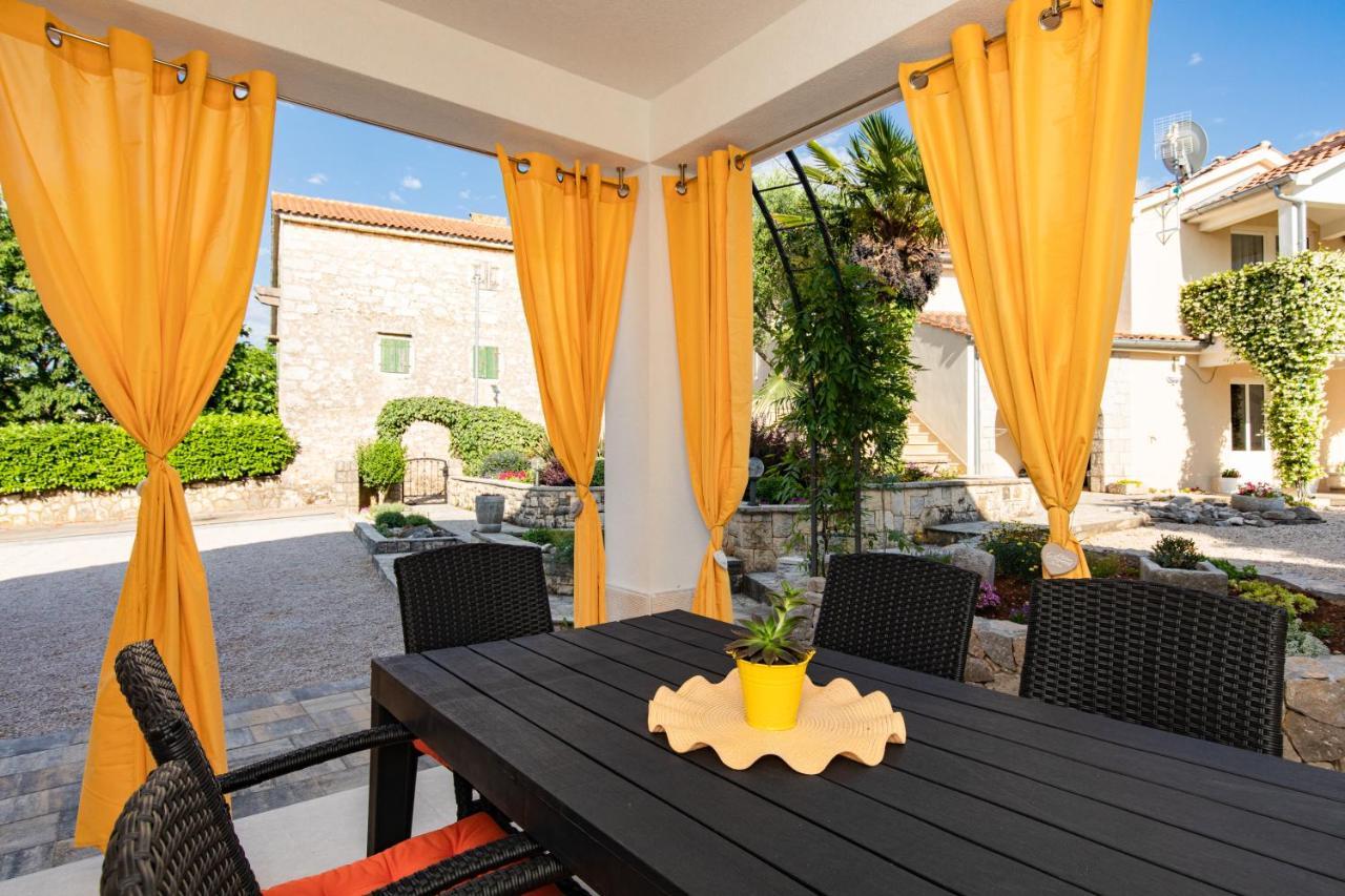 Apartman Ivona U Prizemlju Malinska Buitenkant foto
