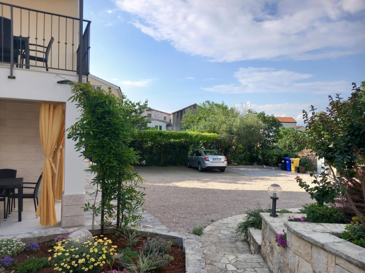 Apartman Ivona U Prizemlju Malinska Buitenkant foto