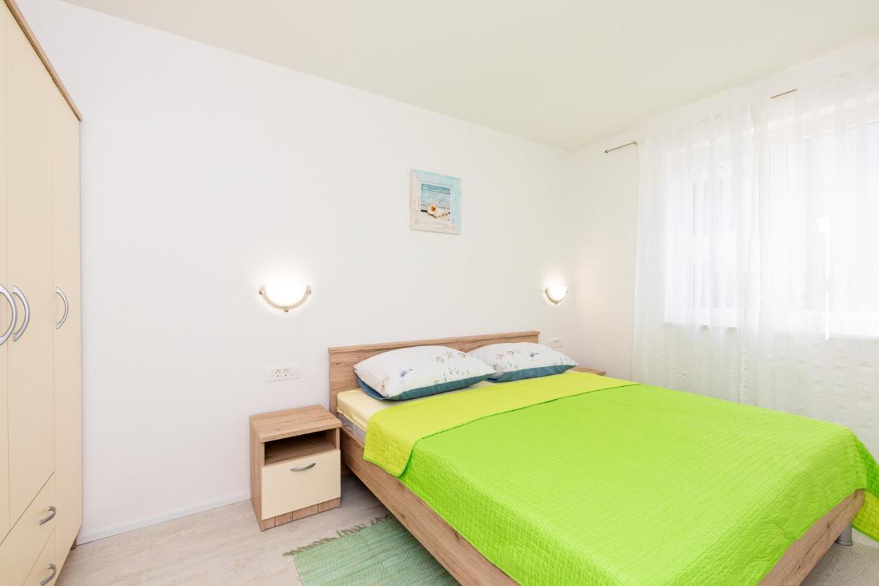 Apartman Ivona U Prizemlju Malinska Buitenkant foto