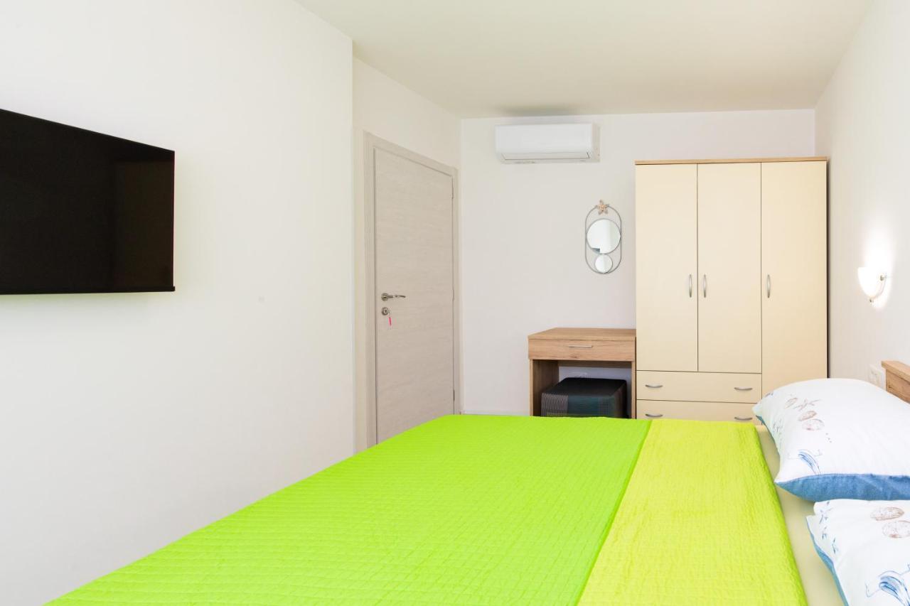 Apartman Ivona U Prizemlju Malinska Buitenkant foto