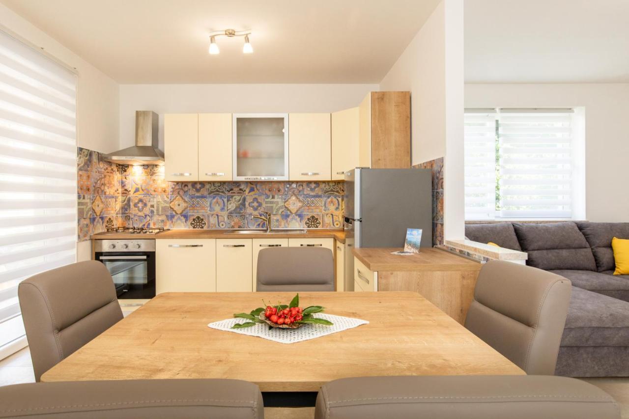 Apartman Ivona U Prizemlju Malinska Buitenkant foto